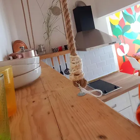 Joy Apartment Warna
