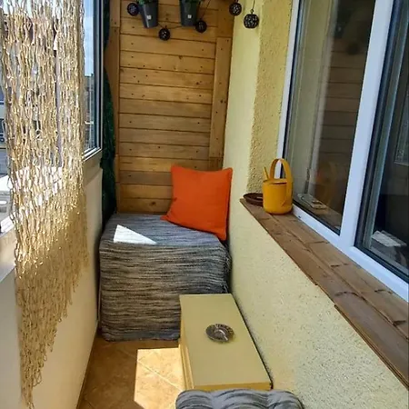 Joy Apartment Warna